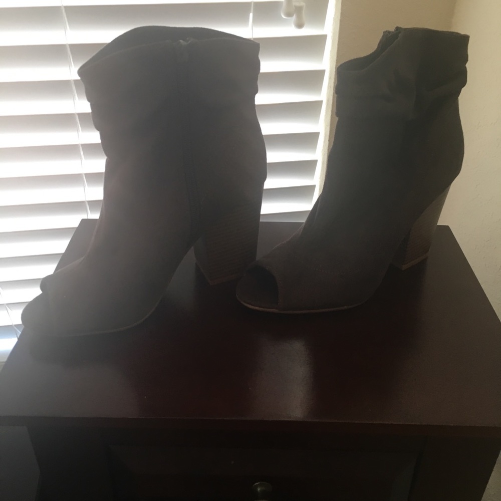 Gray faux suede peep toe bootie size 8